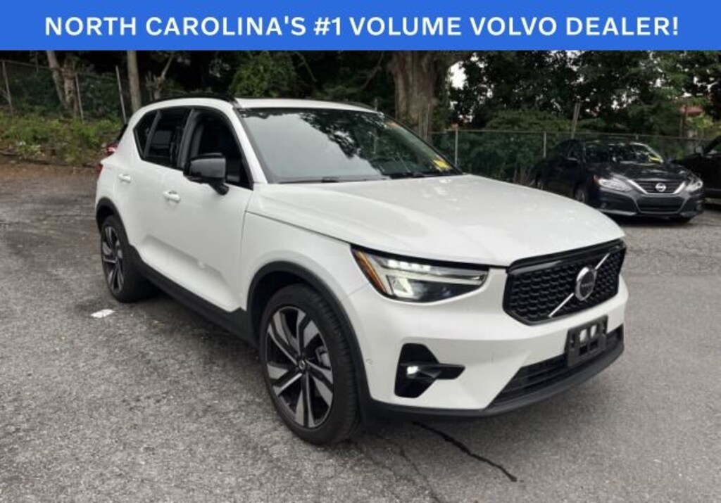 Used 2024 Volvo XC40 B5 Plus Dark SUV