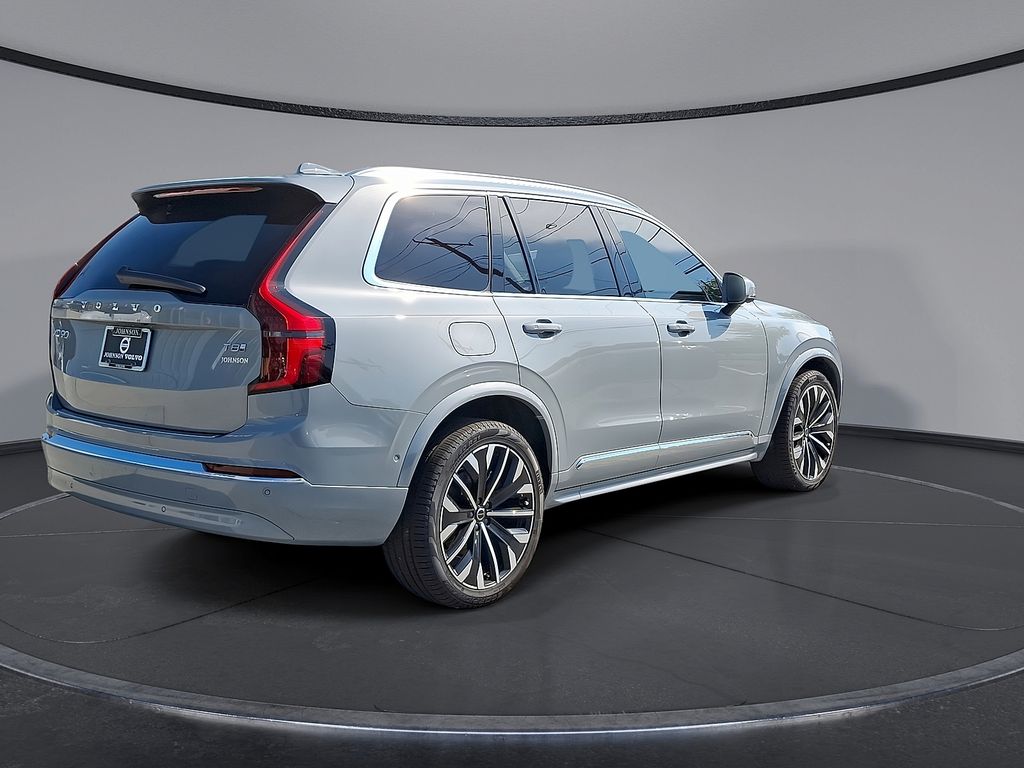 2026 Volvo XC90 Plus - Photo 18