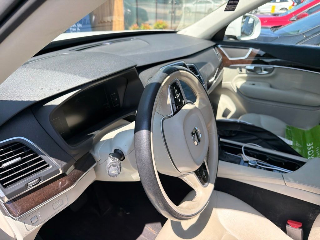 Used 2019 Volvo XC90 T5 Momentum SUV