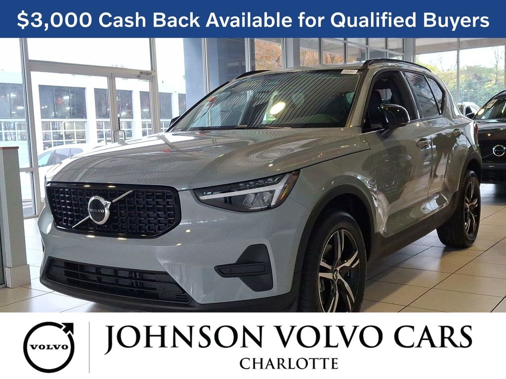 New 2026 Volvo XC40 B5 Core SUV
