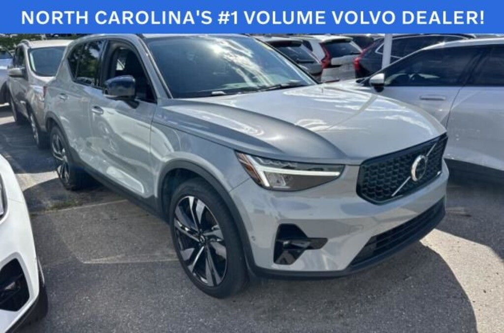 Used 2025 Volvo XC40 B5 Core Bright Theme SUV