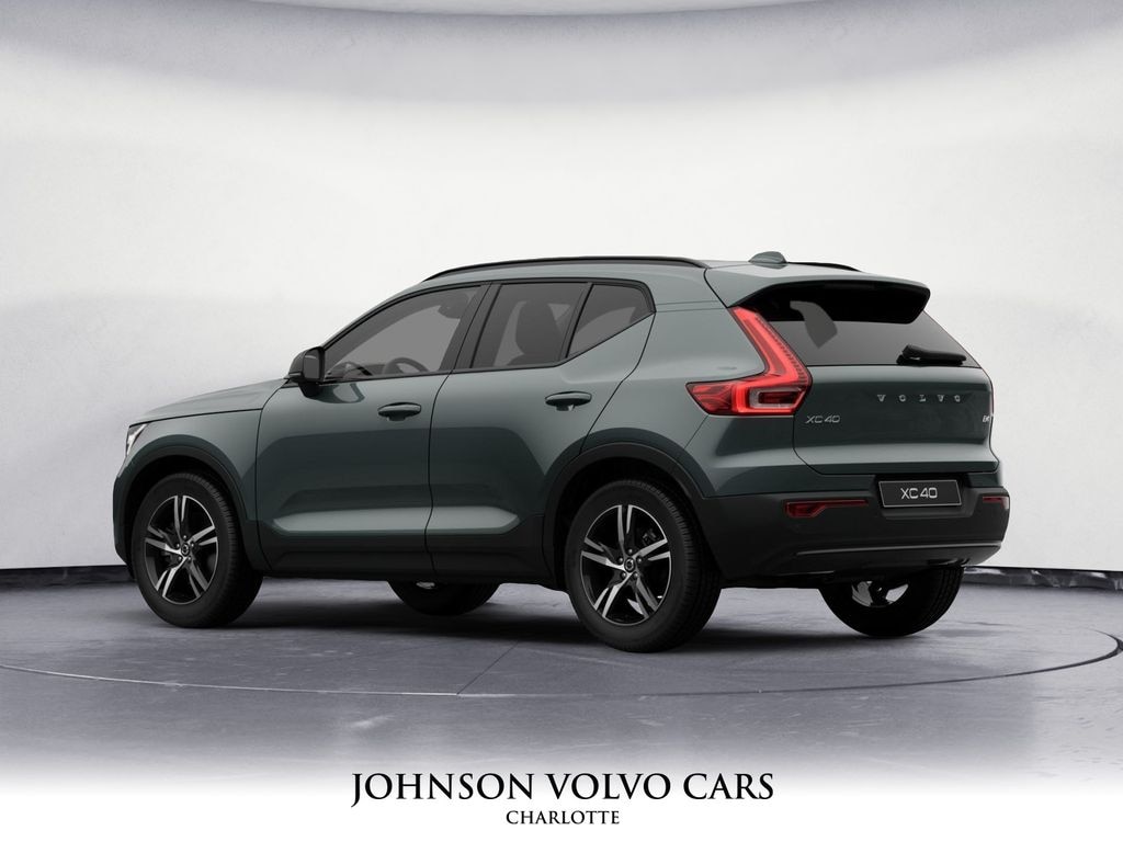 New 2026 Volvo XC40 B4 Core SUV
