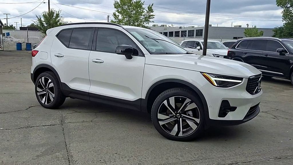 2026 Volvo XC40 Ultra - Photo 6