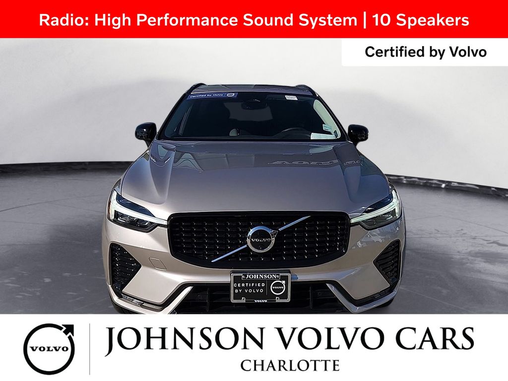 2025 Volvo XC60 B5 Plus photo 3