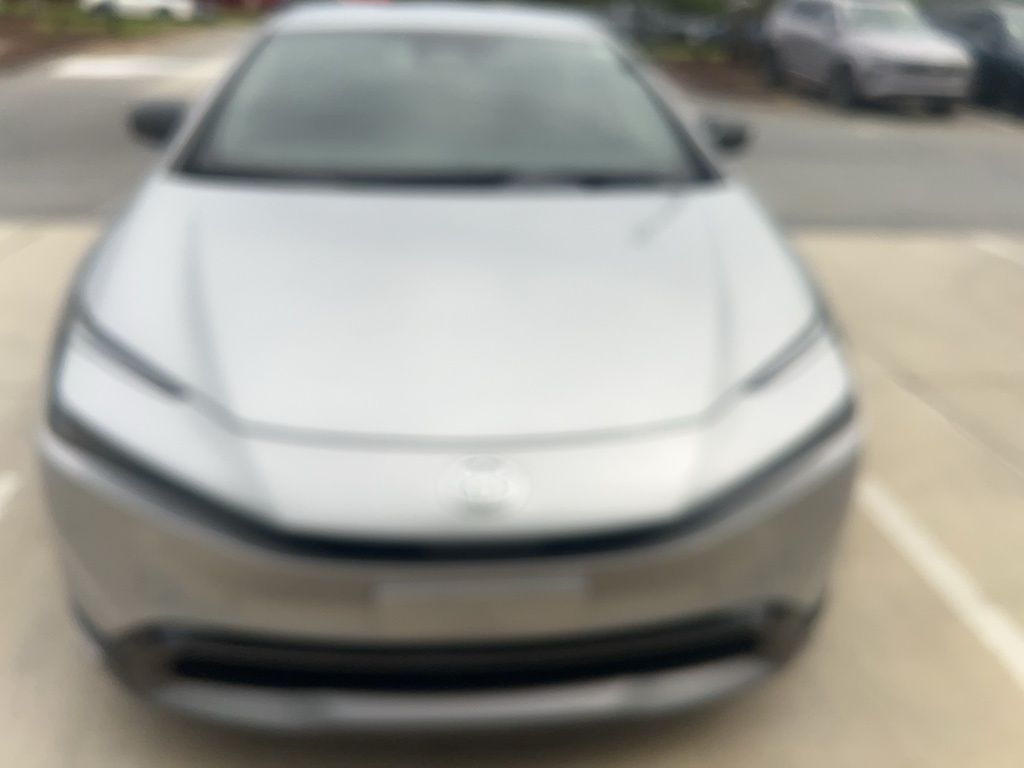 2023 Toyota Prius XLE photo 2