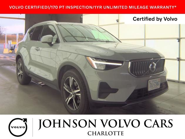 2025 Volvo XC40 B5 Core Bright AWD's photo