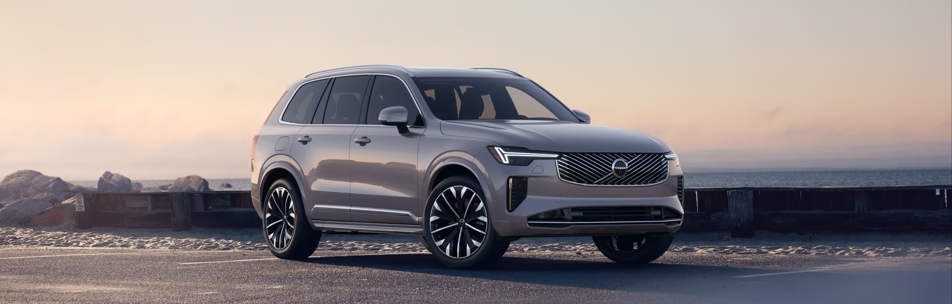 2025 Volvo XC90 plug-in hybrid