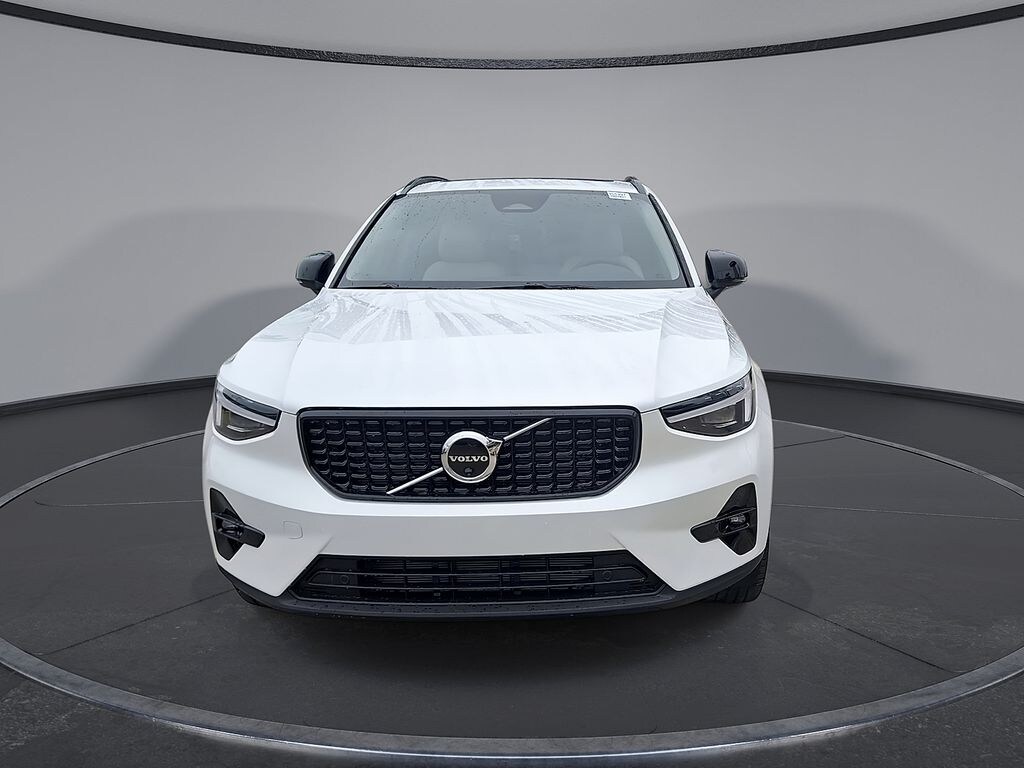 New 2026 Volvo XC40 B4 Plus SUV