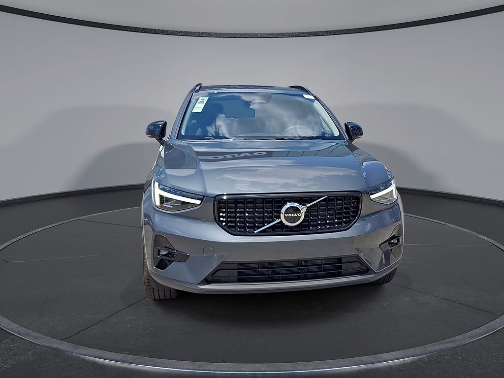 New 2026 Volvo XC40 B5 Plus SUV