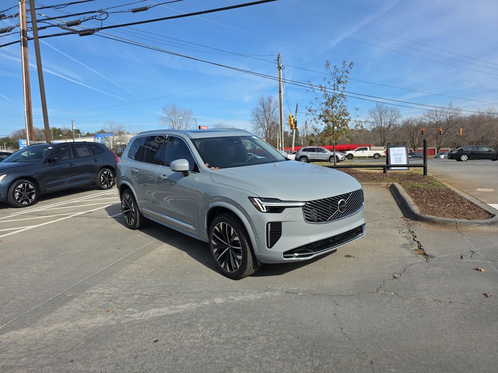 2026 Volvo XC90 Plus's photo