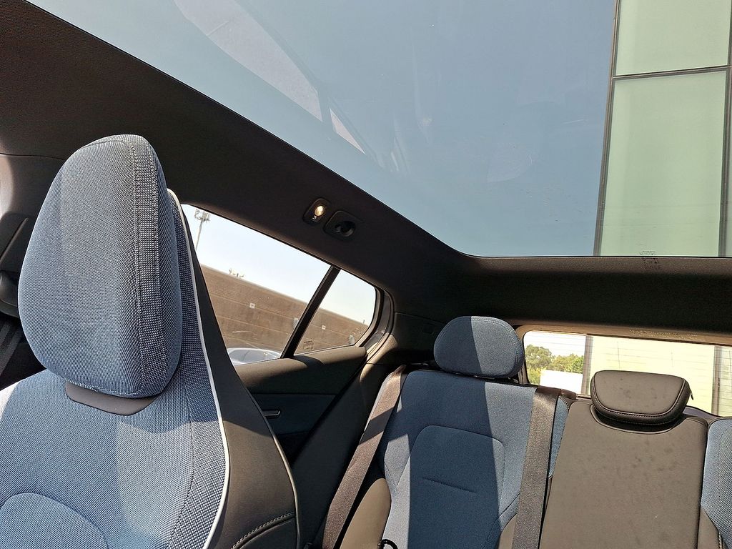 2025 Volvo EX30 Plus - Photo 12