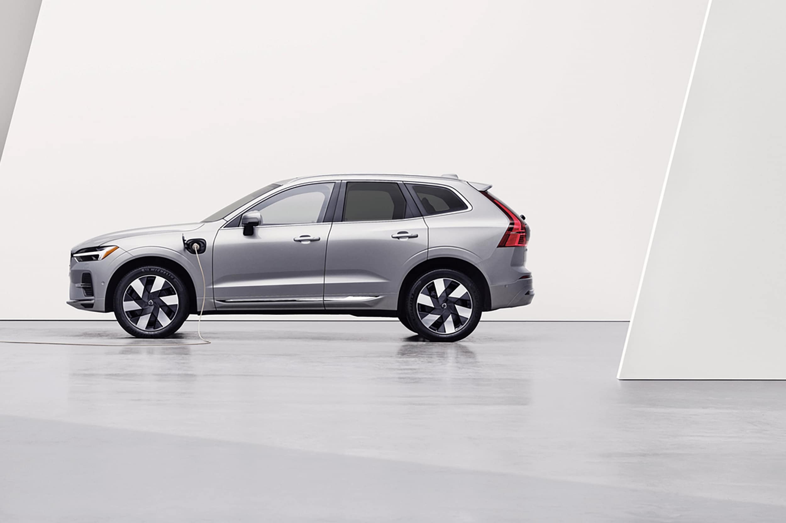 Volvo XC60 Hybrid Lease Specials