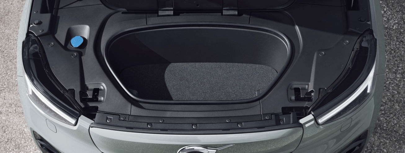 2024 Volvo XC40 Recharge Interior and Features