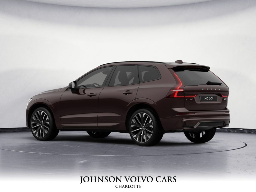 2026 Volvo XC60 B5 photo 4