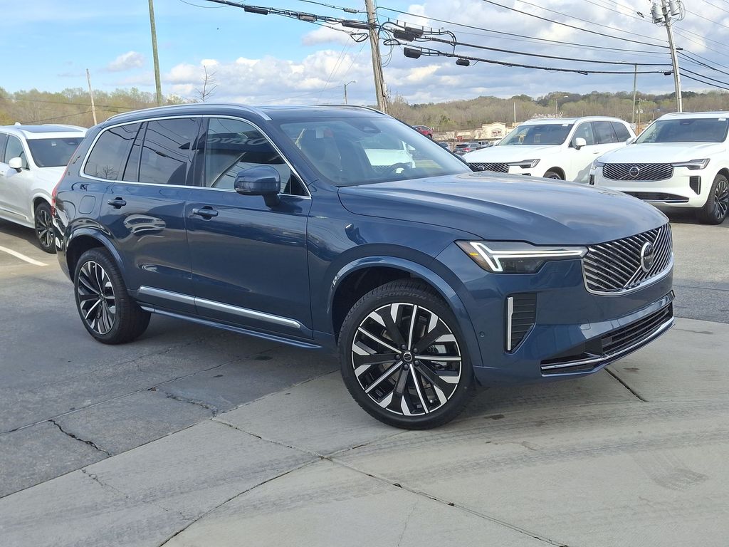 2025 Volvo XC90 Plus's photo