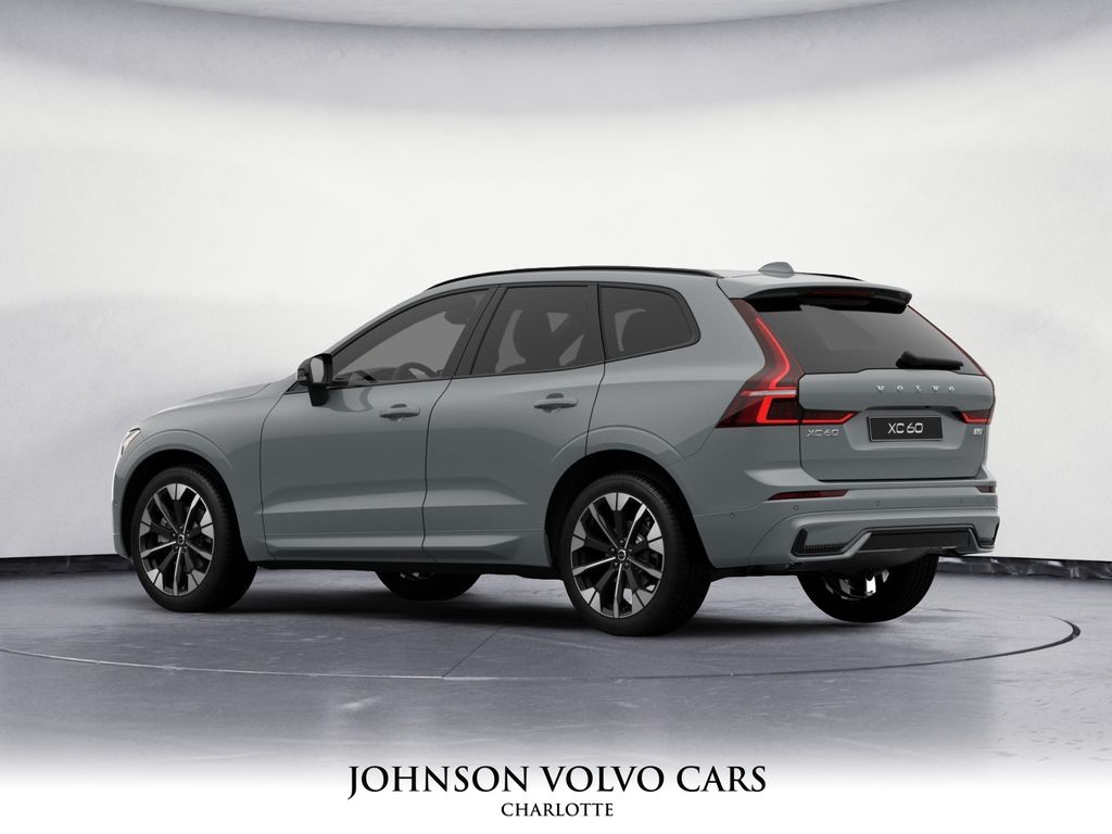2026 Volvo XC60 B5 Plus photo 3