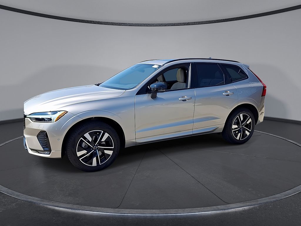 2026 Volvo XC60 Plus - Photo 3