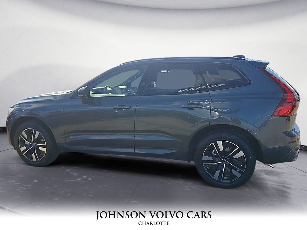 2026 Volvo XC60 B5 Plus photo 2