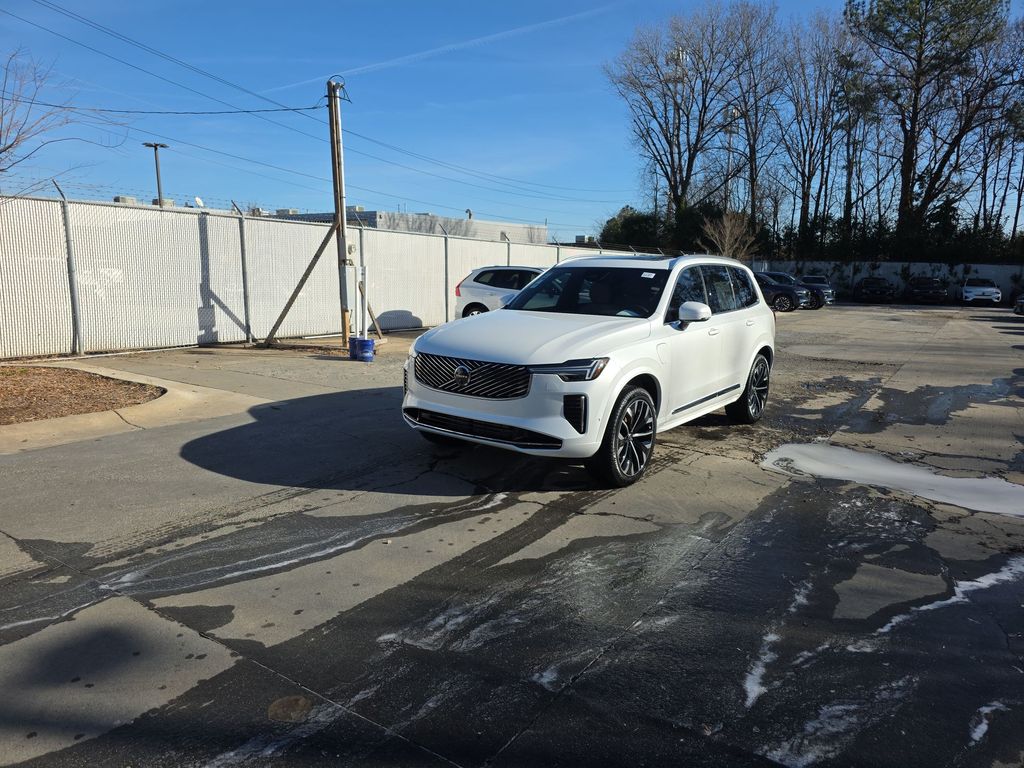 2026 Volvo XC90 Plus's photo