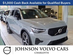 2026 Volvo XC40 B5 Core SUV