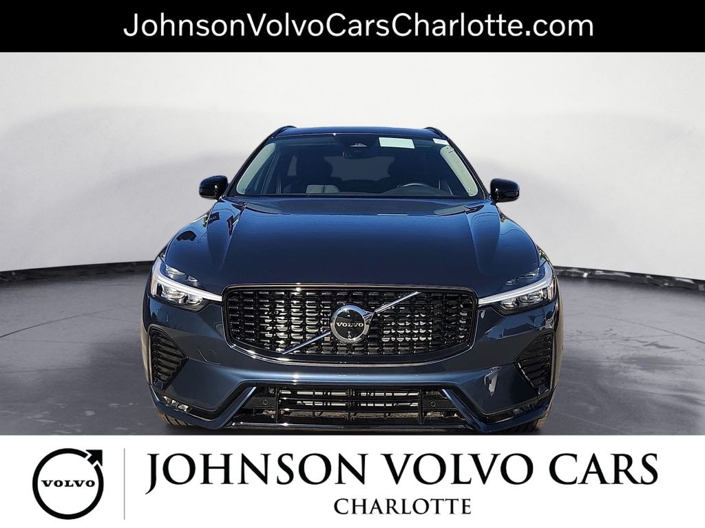 New 2025 Volvo XC60 B5 Plus SUV