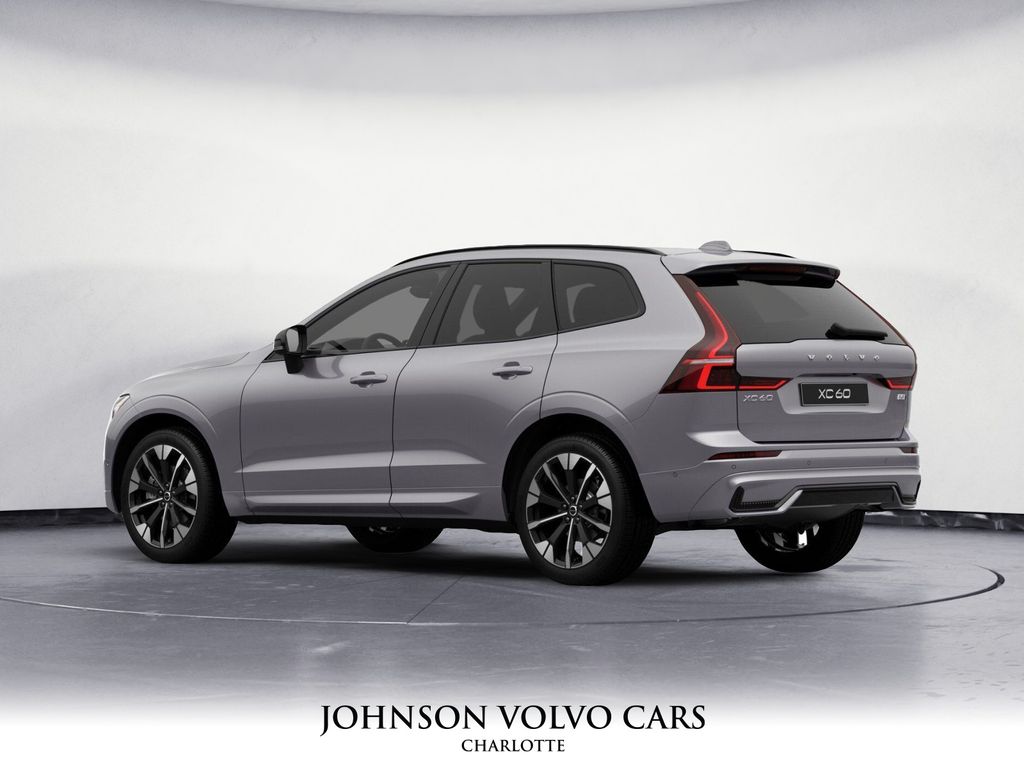 2026 Volvo XC60 B5 Plus photo 4