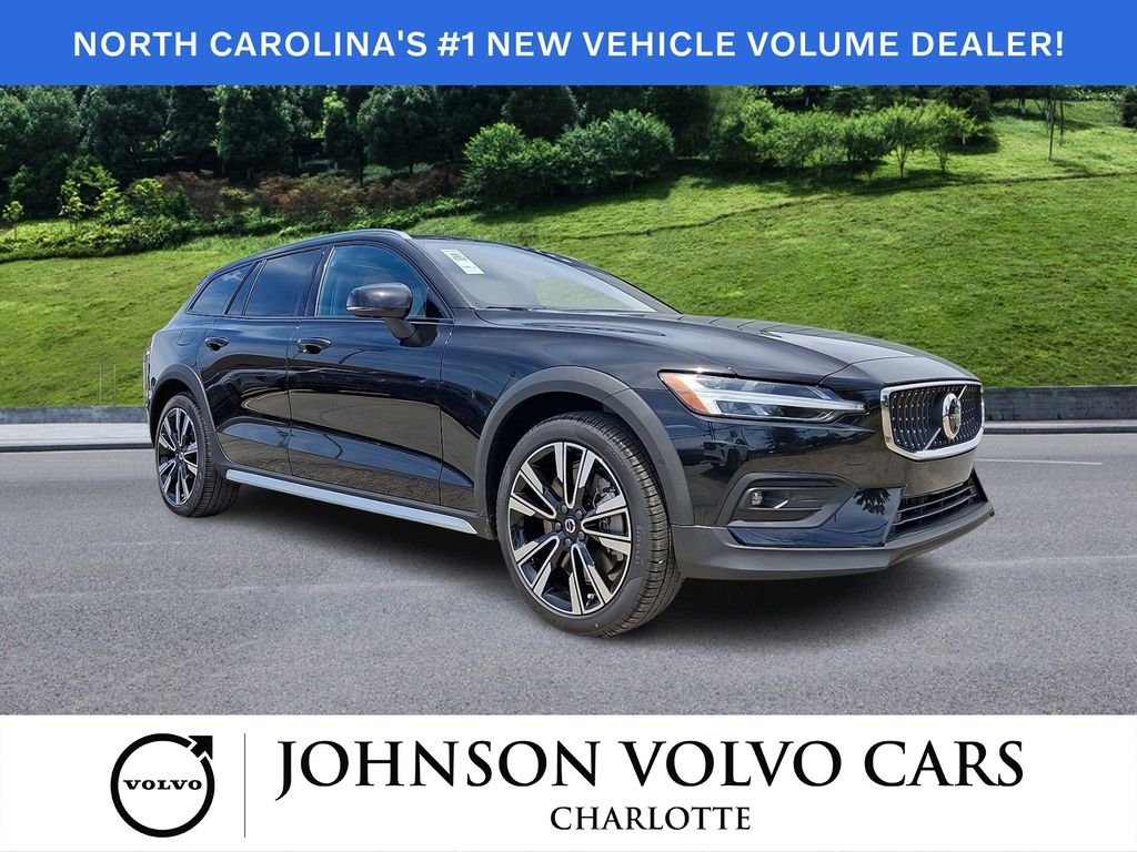 2026 Volvo V60 Cross Country B5 Ultra AWD's photo