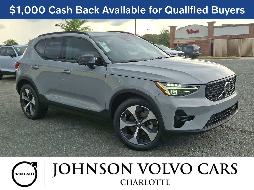 2026 Volvo XC40 B5 Plus Dark AWD's photo