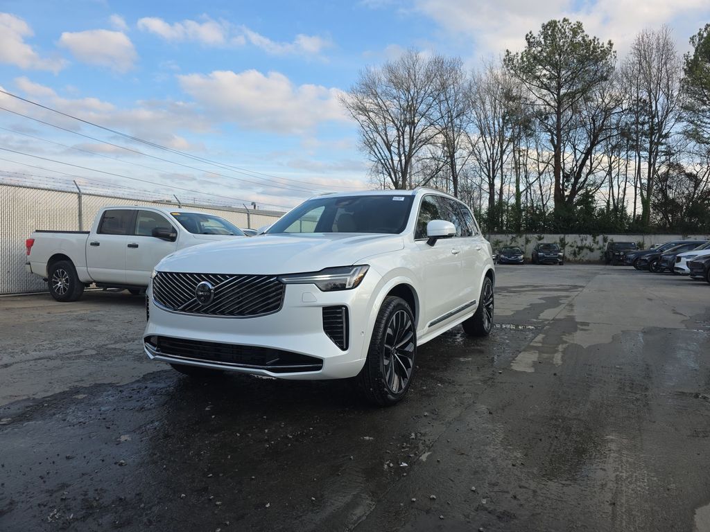 2026 Volvo XC90 Plus's photo