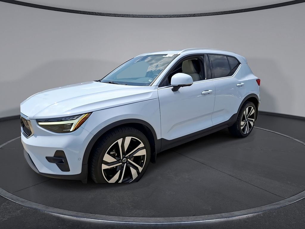 Certified 2024 Volvo XC40 B5 Plus Bright SUV