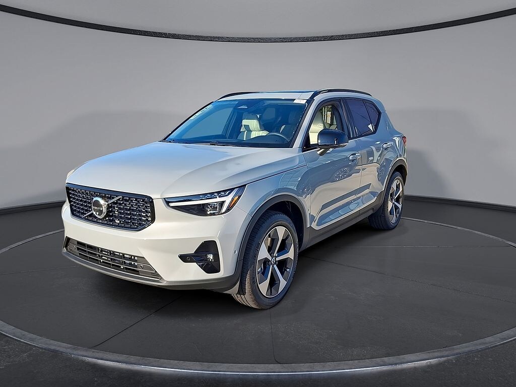 New 2026 Volvo XC40 B4 Plus SUV