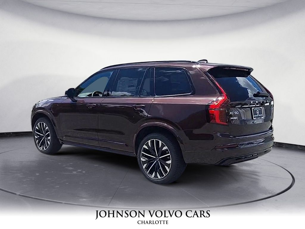 2026 Volvo XC90 T8 photo 2