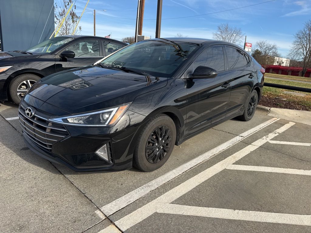 2019 Hyundai Elantra SE photo 2