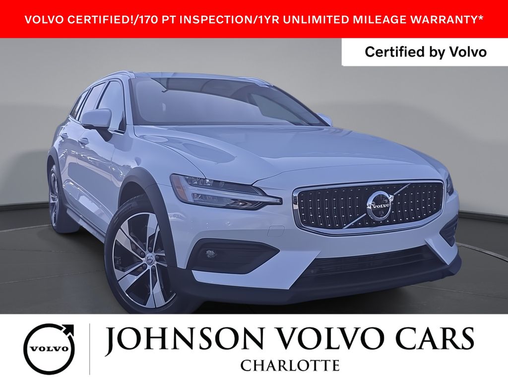 2025 Volvo V60 Cross Country B5 Plus AWD's photo