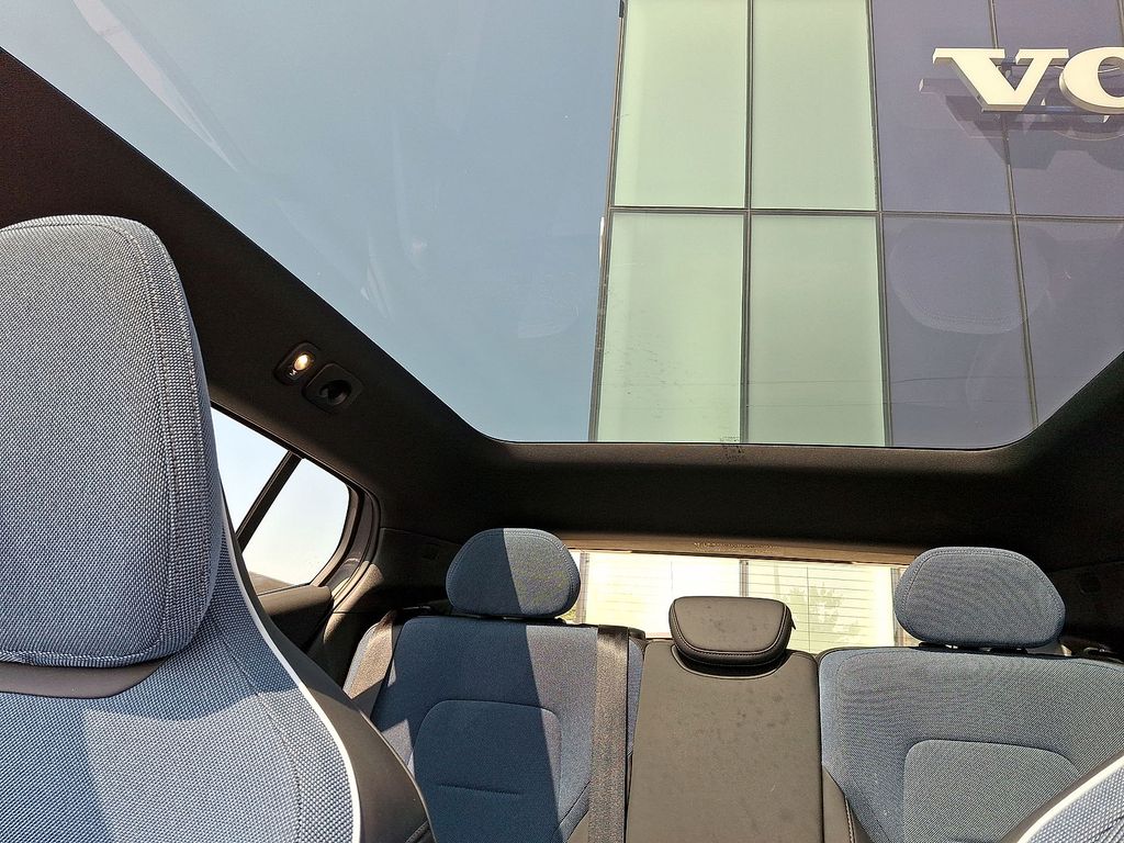 2025 Volvo EX30 Plus - Photo 13