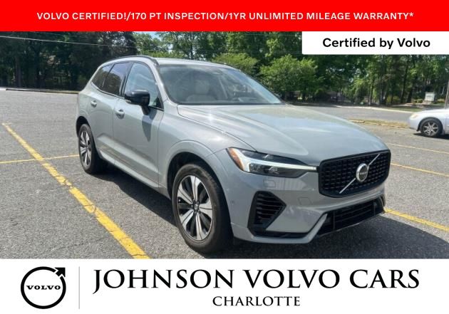 2024 Volvo XC60 T8 Plus Dark Theme AWD's photo