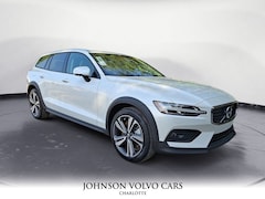 2026 Volvo V60 Cross Country B5 Plus Wagon