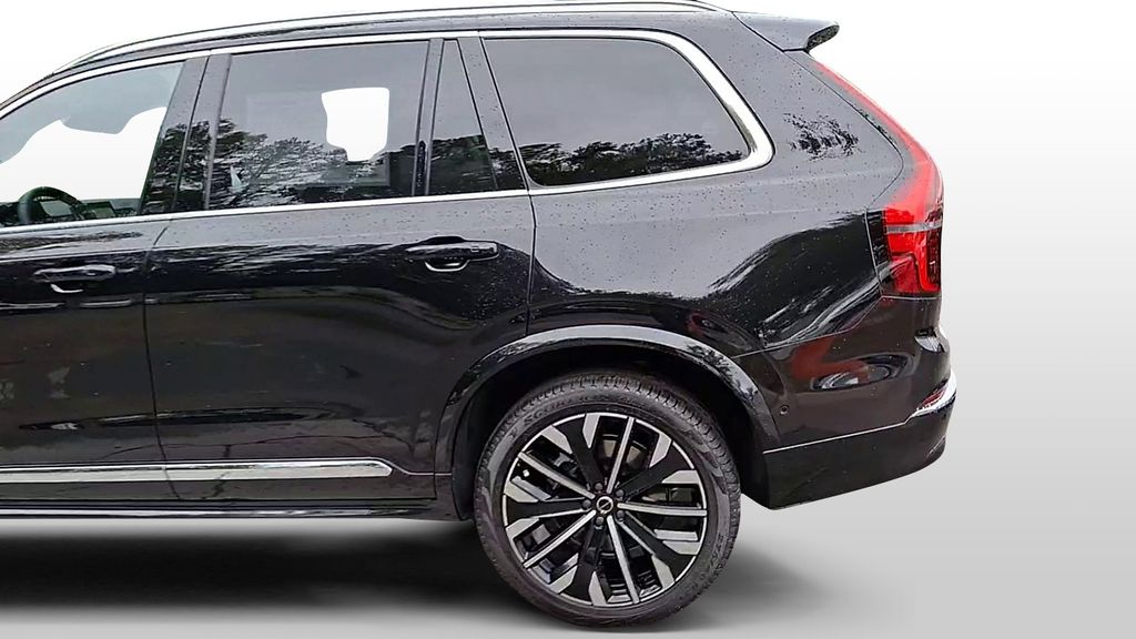 2026 Volvo XC90 Plus photo 2