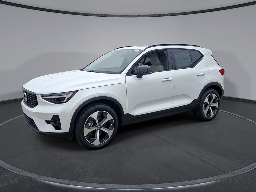 New 2026 Volvo XC40 B4 Plus SUV