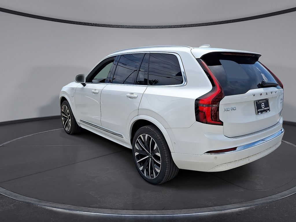 2026 Volvo XC90 Plus - Photo 17