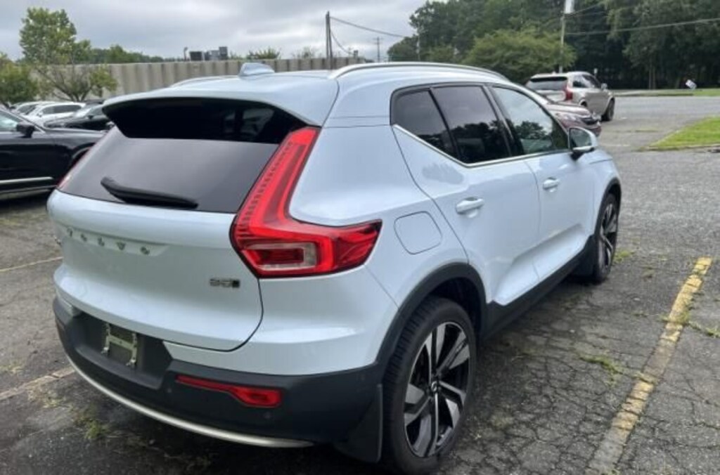 Used 2024 Volvo XC40 B5 Plus Bright SUV