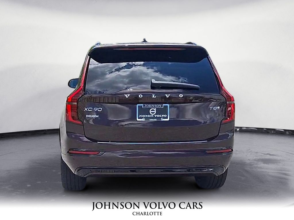 2026 Volvo XC90 T8 photo 3