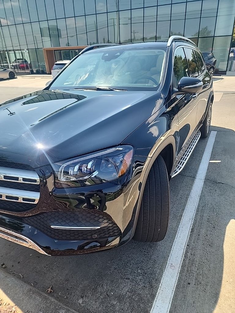 2023 Mercedes Benz GLS 450 4MATIC photo 3