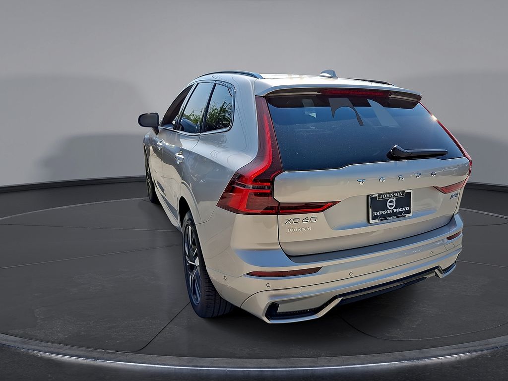 2026 Volvo XC60 Plus - Photo 17