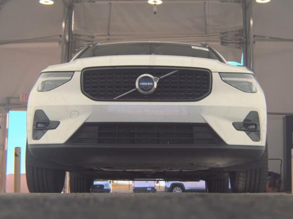 Certified 2025 Volvo XC40 B5 Plus Dark Theme SUV