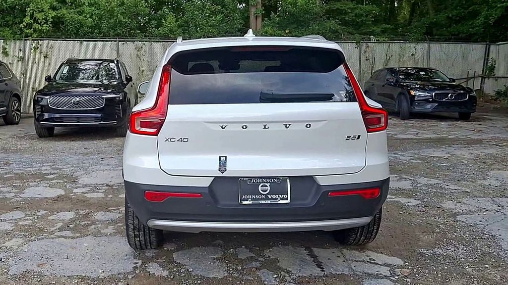 Certified 2025 Volvo XC40 B5 Core Bright Theme SUV