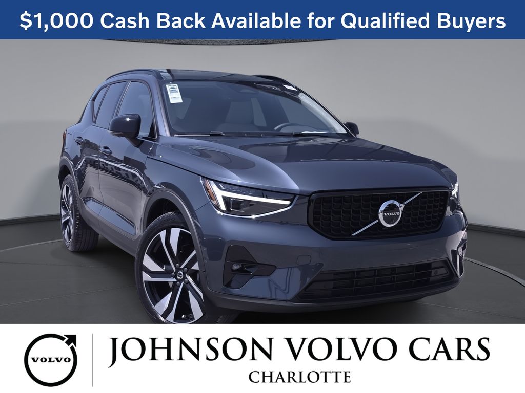 2026 Volvo XC40 B5 Plus Dark AWD's photo