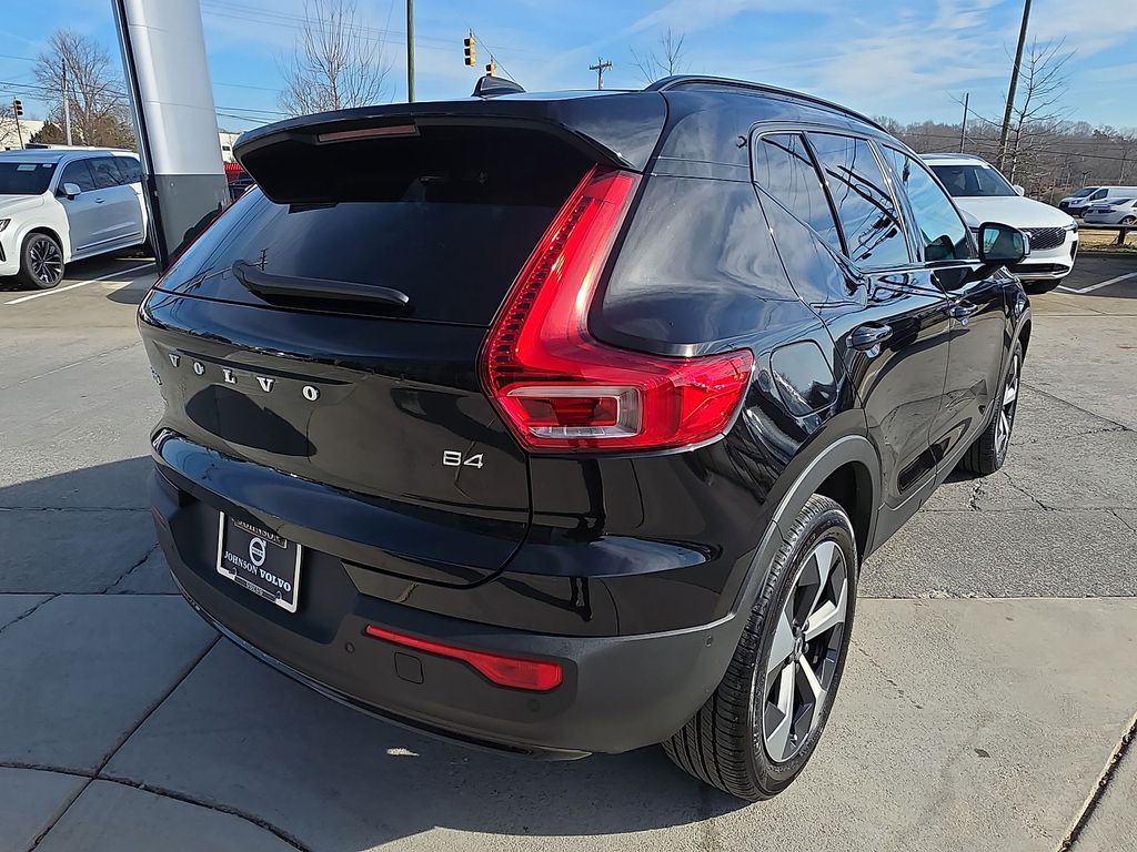 2026 Volvo XC40 Plus - Photo 13