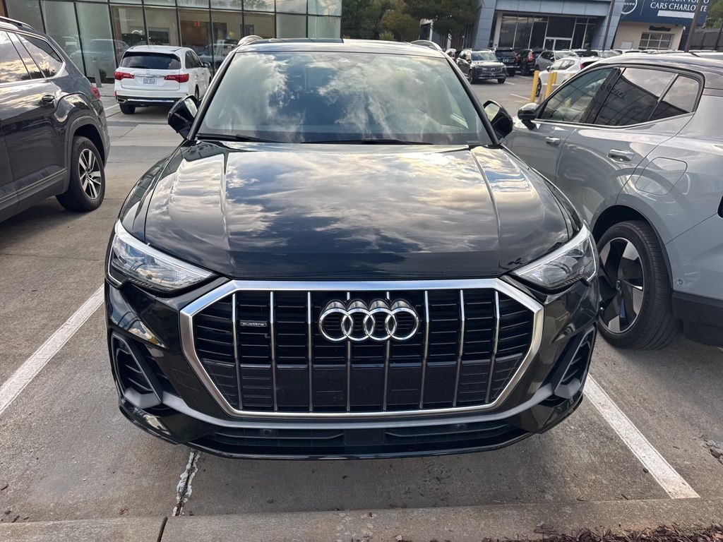 2021 Audi Q3 45 TFSI S line Premium photo 2
