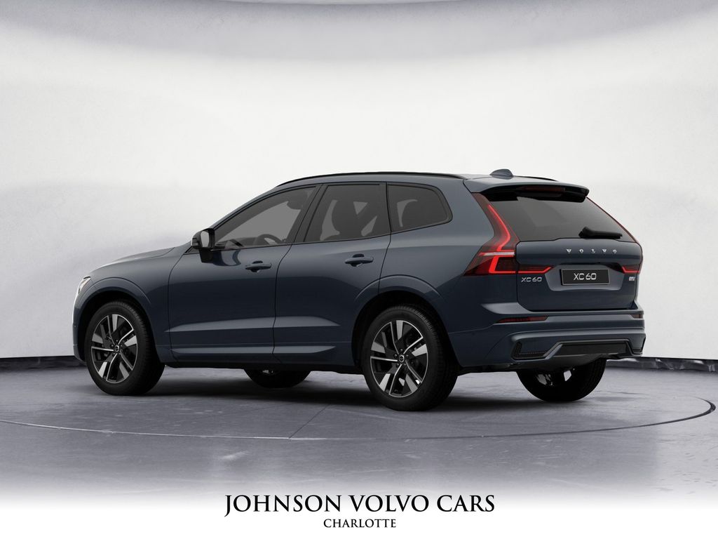 2026 Volvo XC60 B5 Plus photo 3